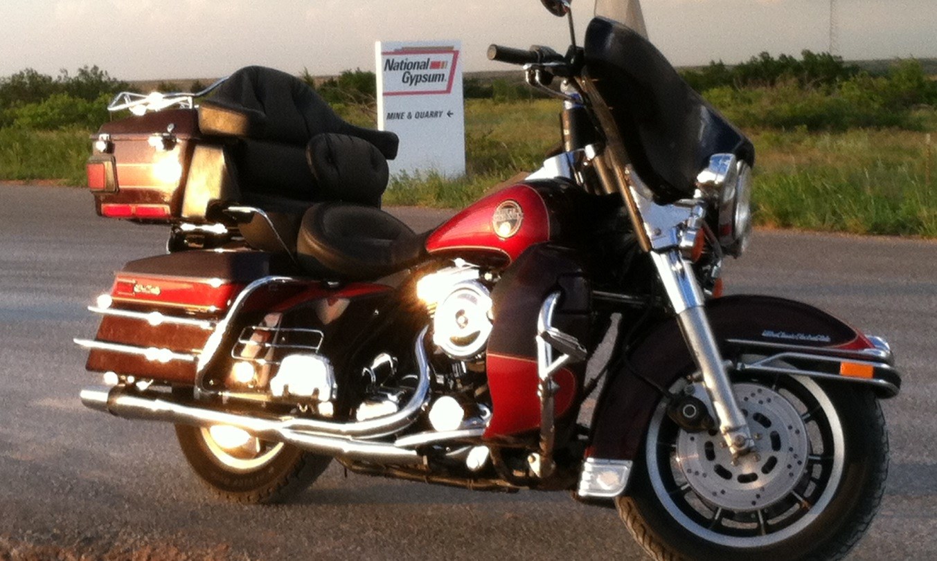 1990 HarleyDavidson® FLHTCU Ultra Classic® Electra Glide® (Red/Plum