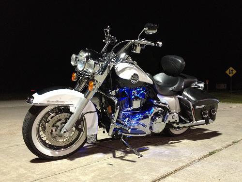 2008 Harley-Davidson® FLHRC/I Road King® Classic (Two-Tone ...