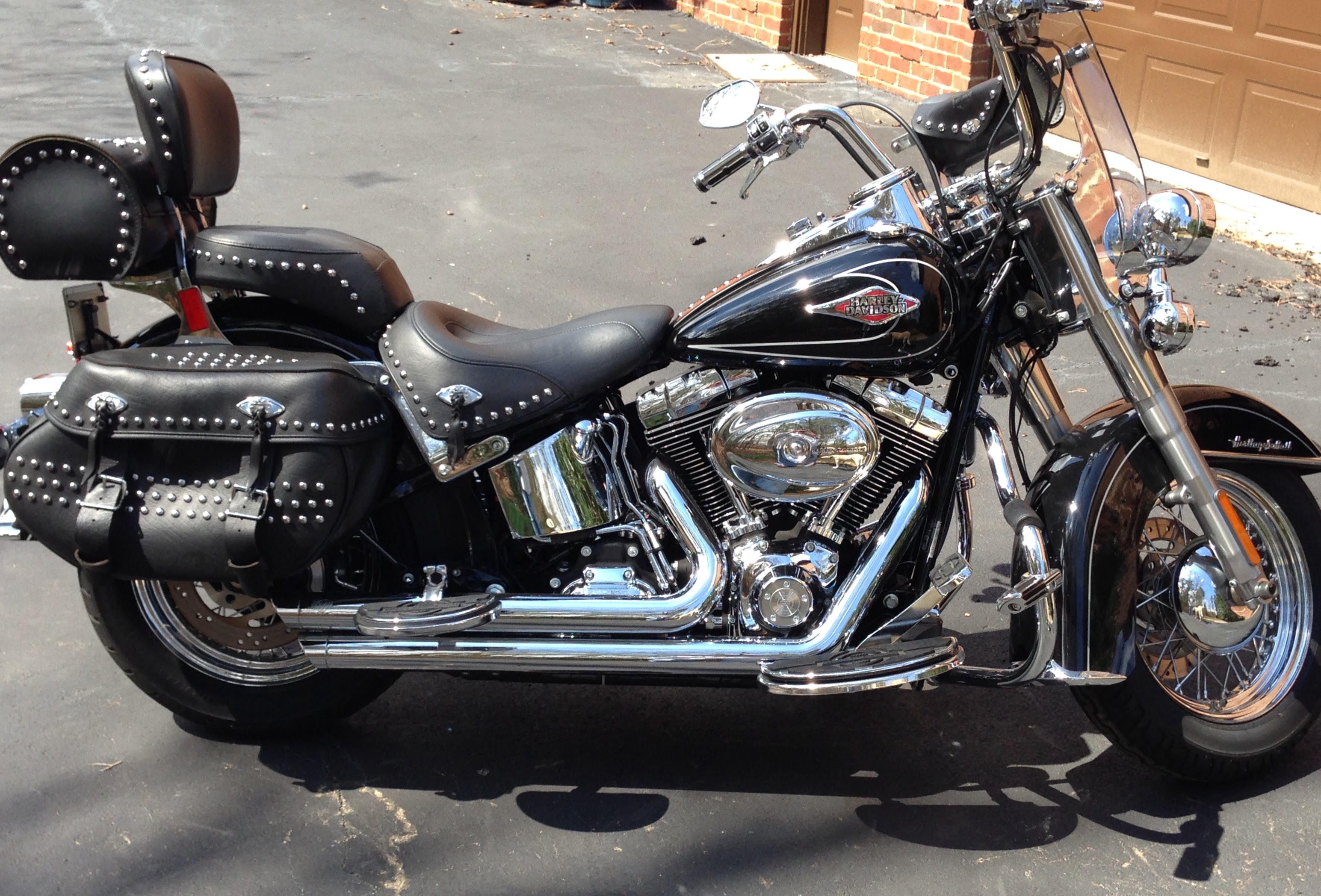 Stunning 2010 Heritage Softail Value Pictures