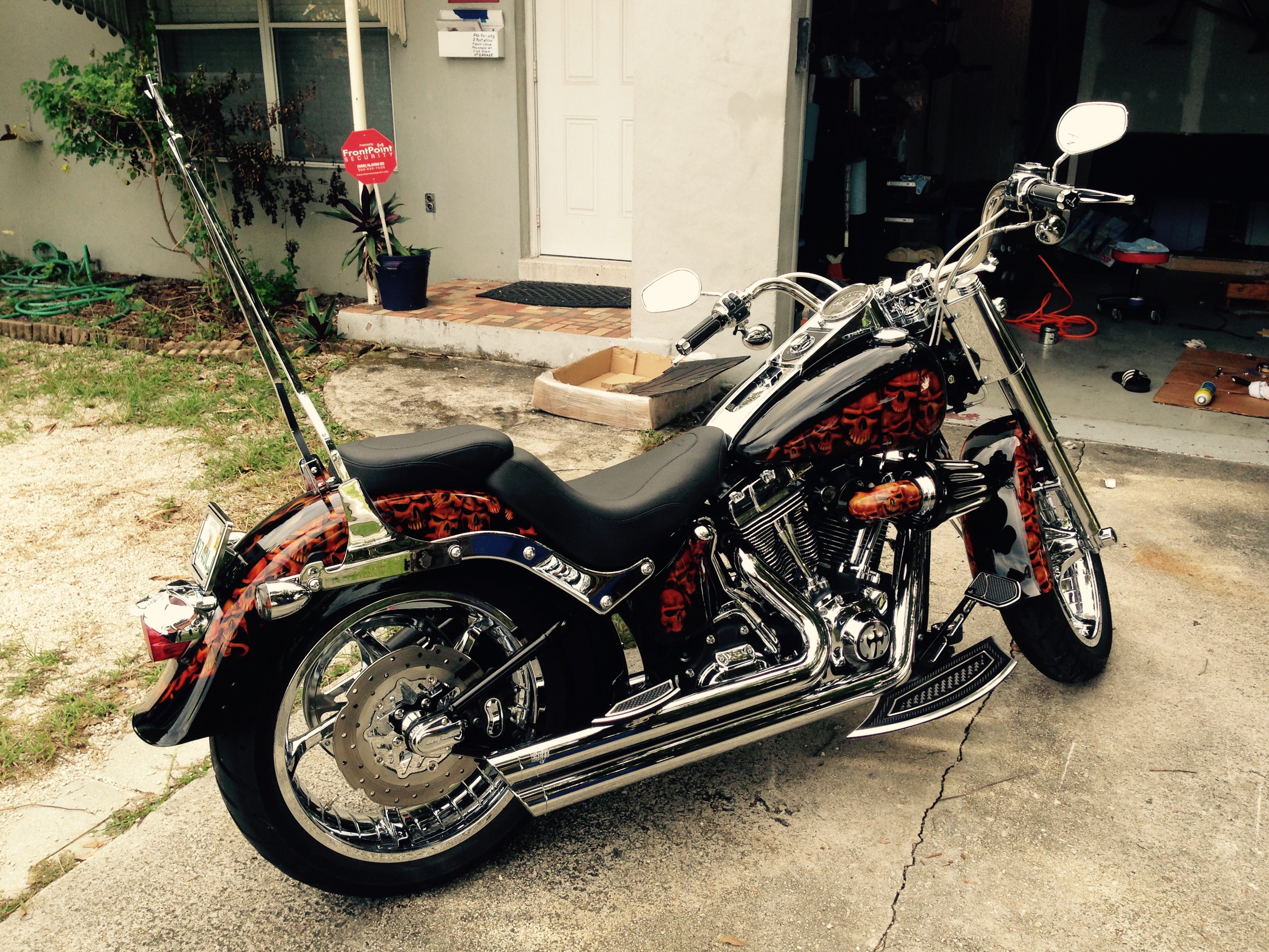 2011 Harley-Davidson® FLSTF Softail® Fat Boy® (Black and Orange Skull