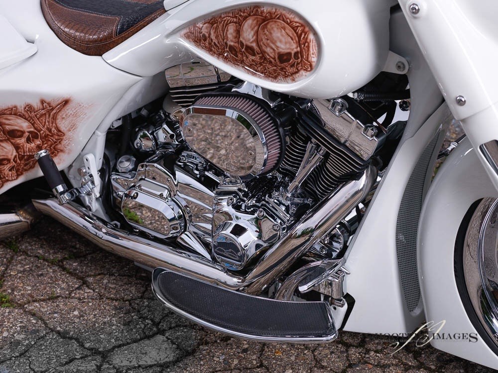 2007 Harley-Davidson® Custom (White with custom air brush work
