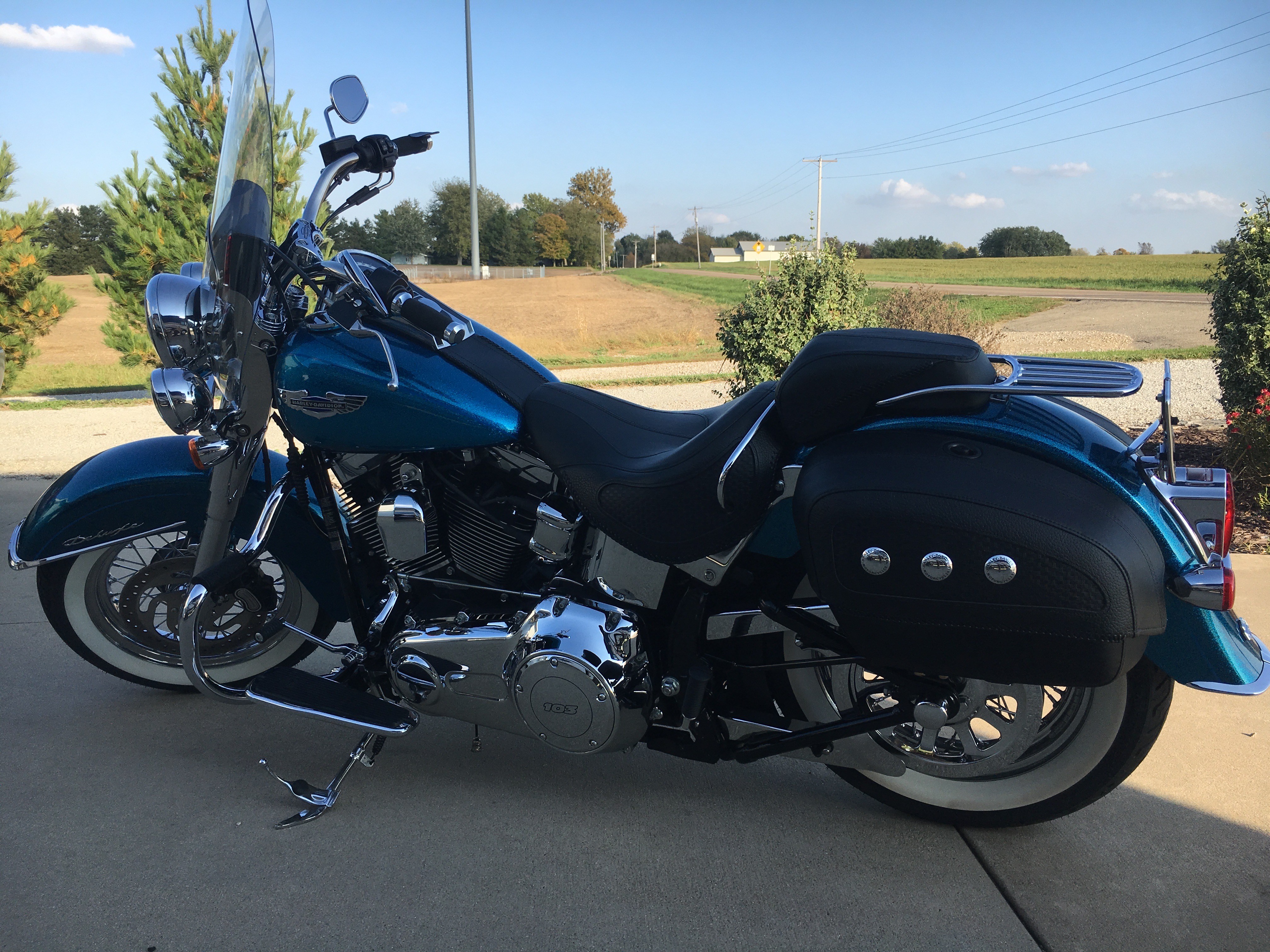 2015 HarleyDavidson® FLSTN Softail® Deluxe (Hard Candy Cancun Blue