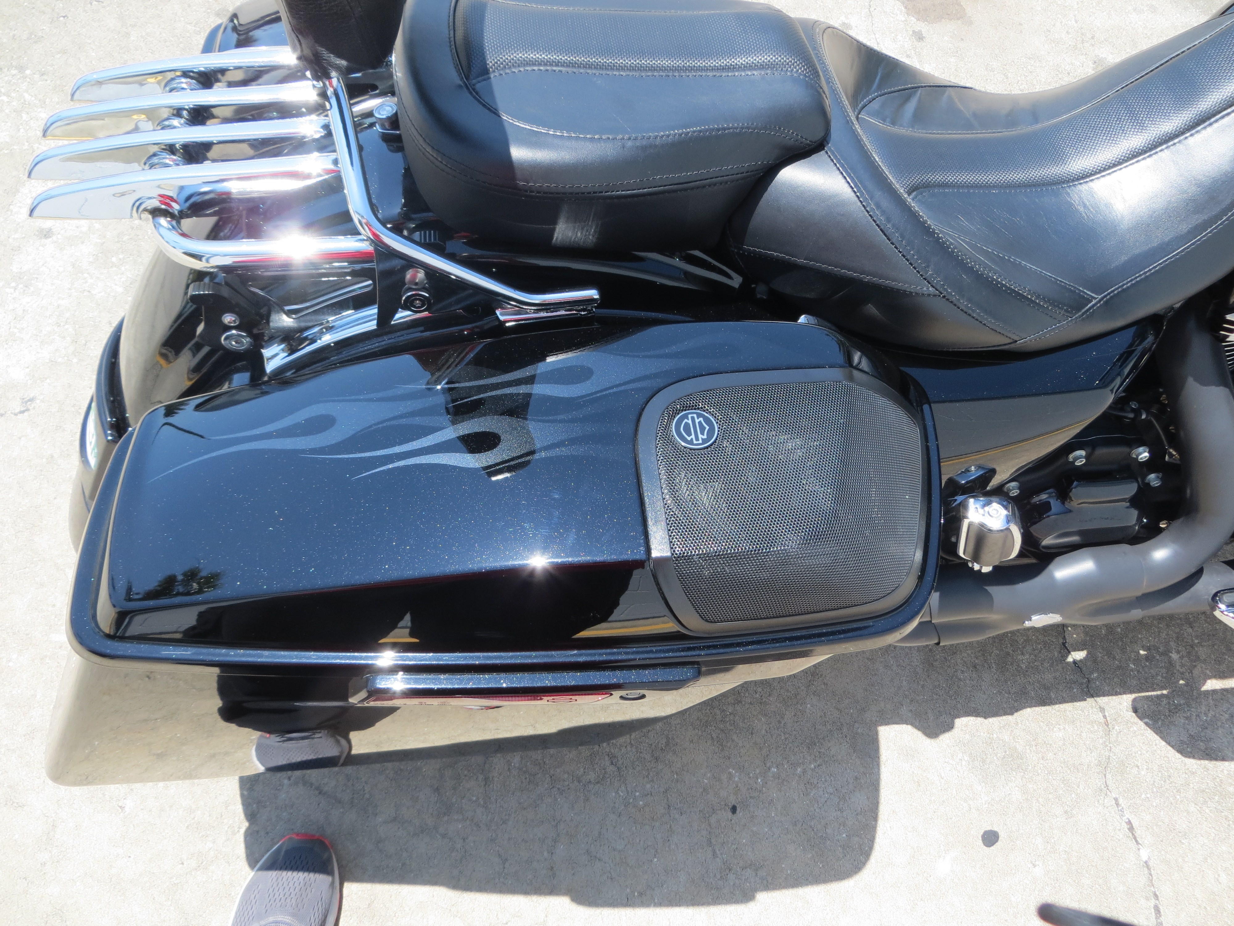 2016 Harley-Davidson® FLHXSE CVO™ Street Glide® (BLACK GHOST FLAMES