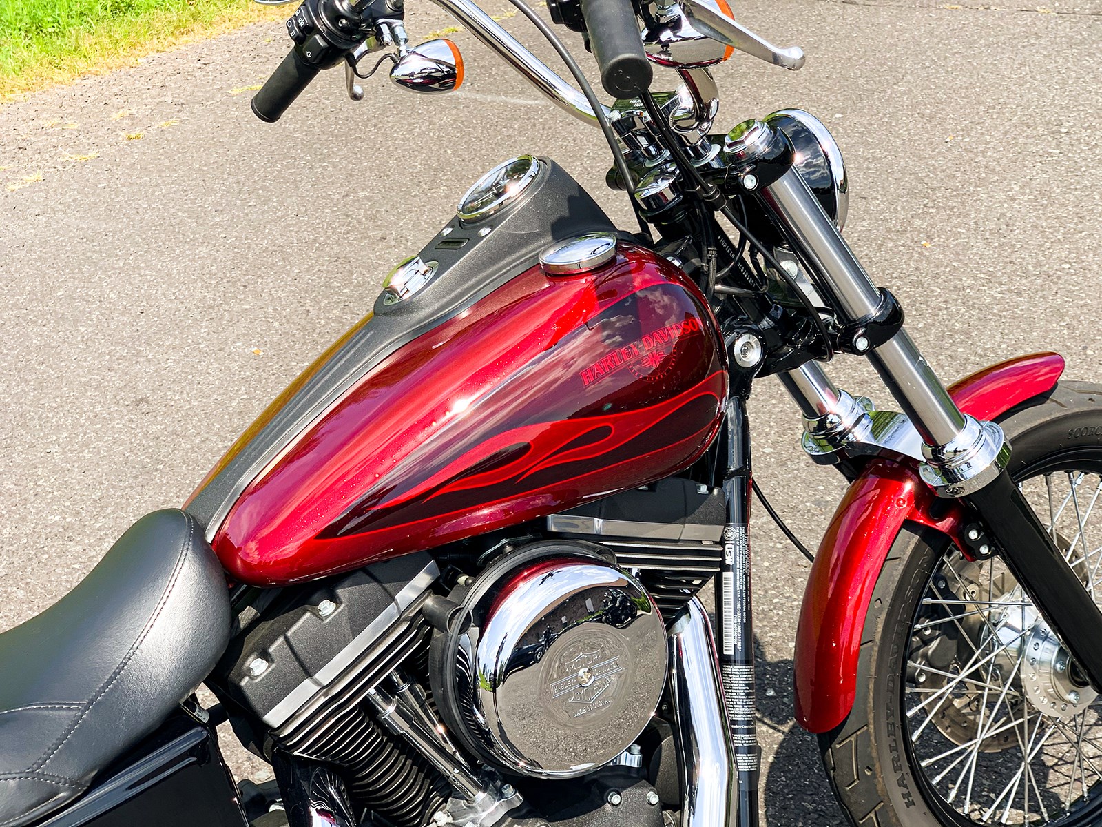 2017 HarleyDavidson® FXDB Dyna® Street Bob® (Hard Candy Hot Rod Red