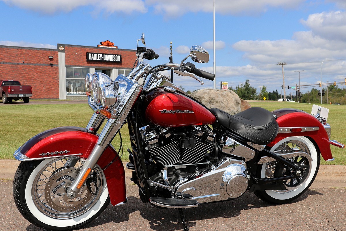 2019 HarleyDavidson® FLDE Softail® Deluxe (Wicked Red & Twisted Cherry