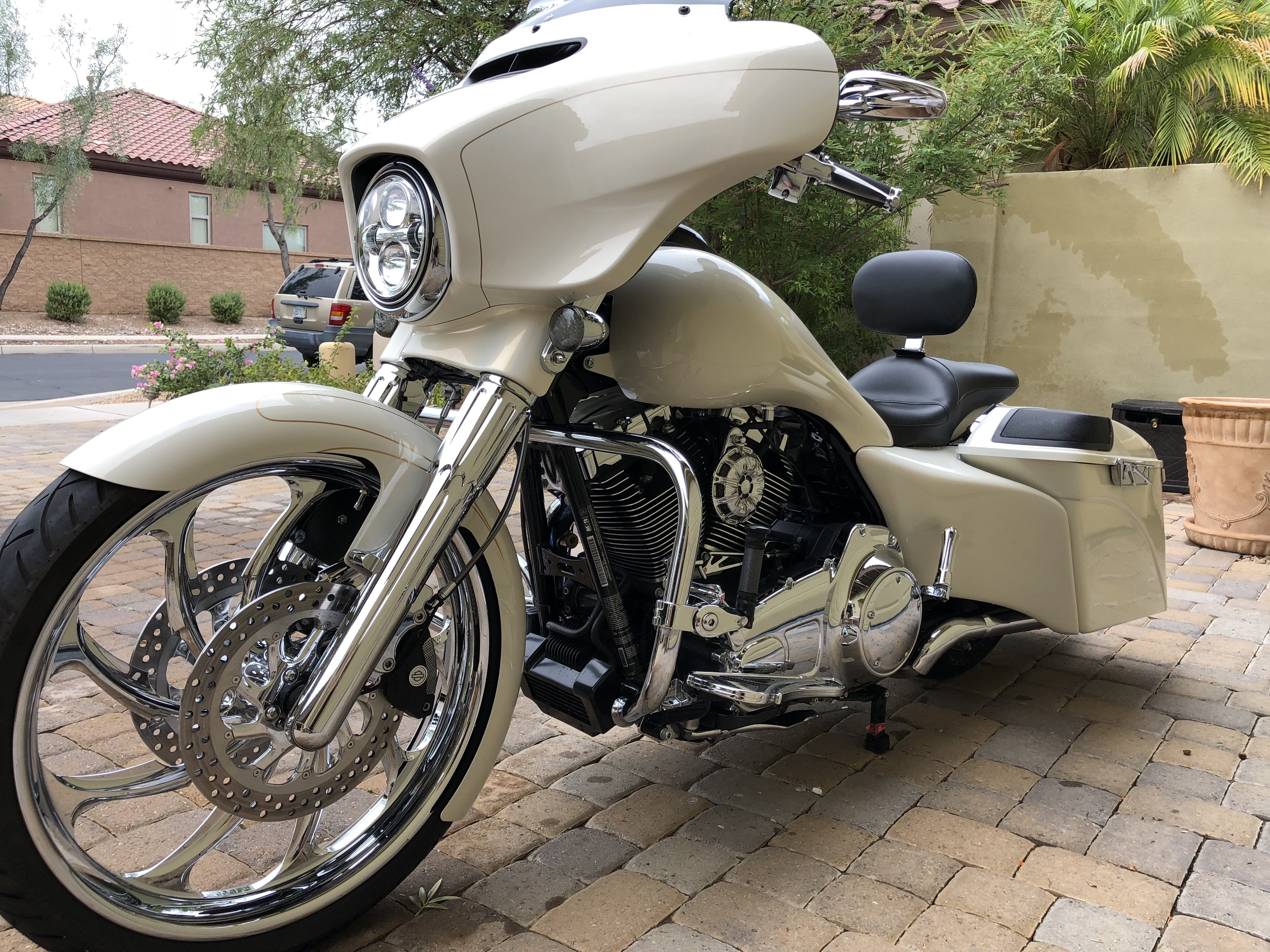 2015 HarleyDavidson® FLHX Street Glide® (Moroccan Gold), Phoenix