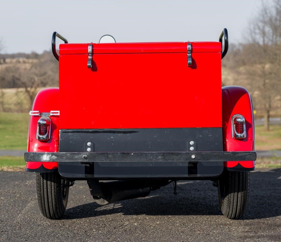 1940 HarleyDavidson® GDT Large compartment ServiCar with tow bar (Red