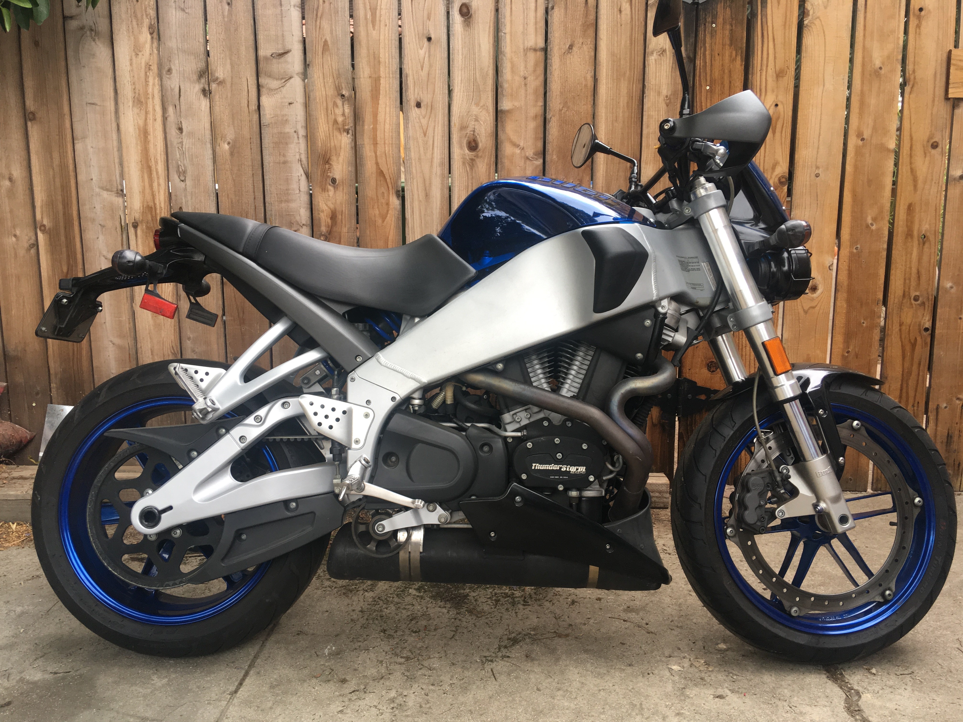 Buell XB9SX 純正シート　美品 Buell XB9SX 純正シート 美品 2025年最新】Yahoo!オークション