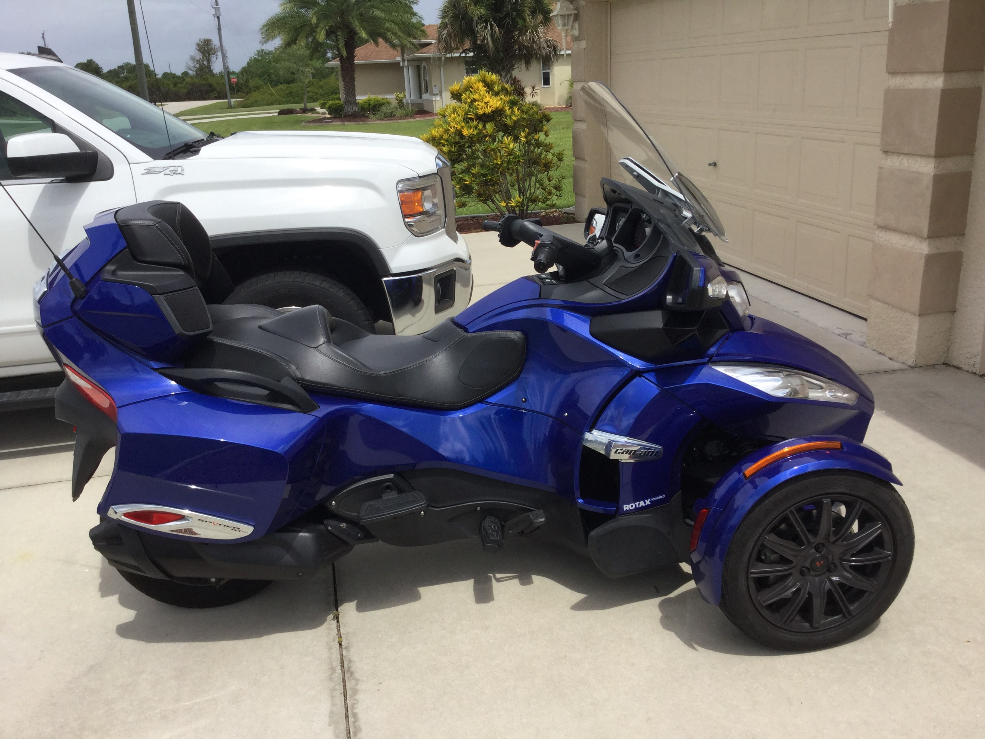 2013 CAN AM SPYDER RT SPECS visual data 7