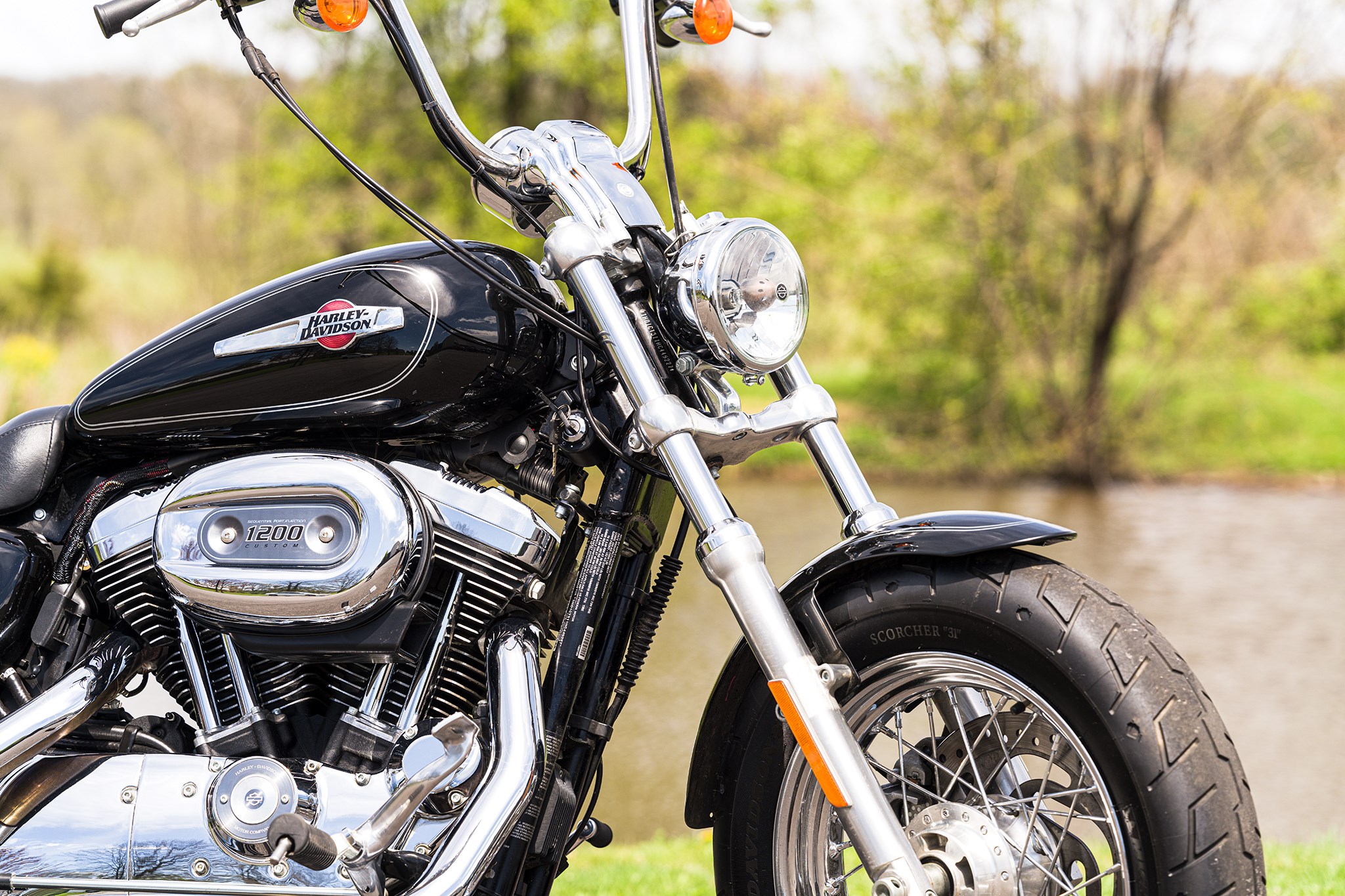 2017 HarleyDavidson® XL1200C Sportster® 1200 Custom (Vivid Black