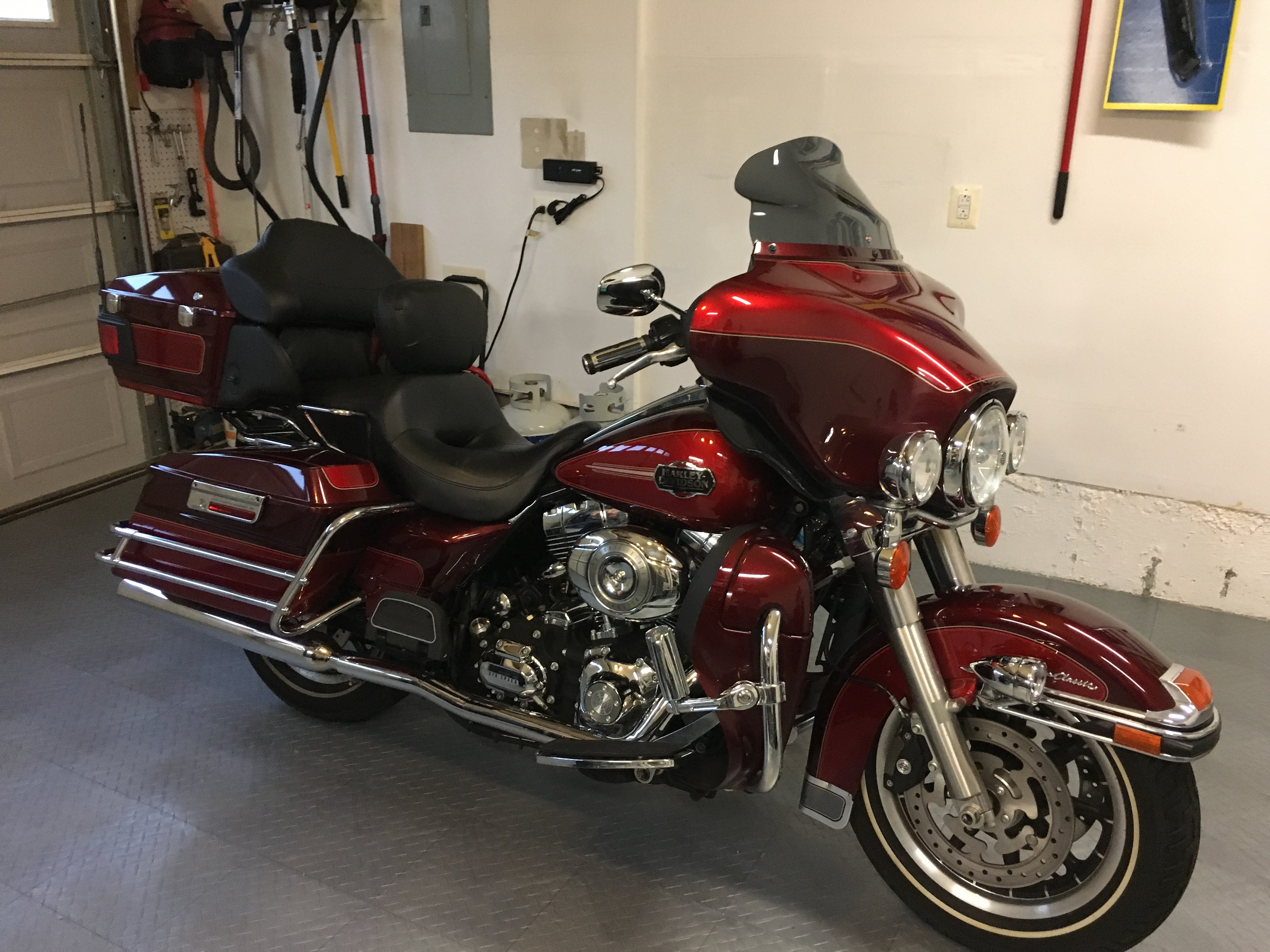 OEM 2008 Harley Candy Red Sunglo FLHTCU Electra Glide Ultra Cl Gas