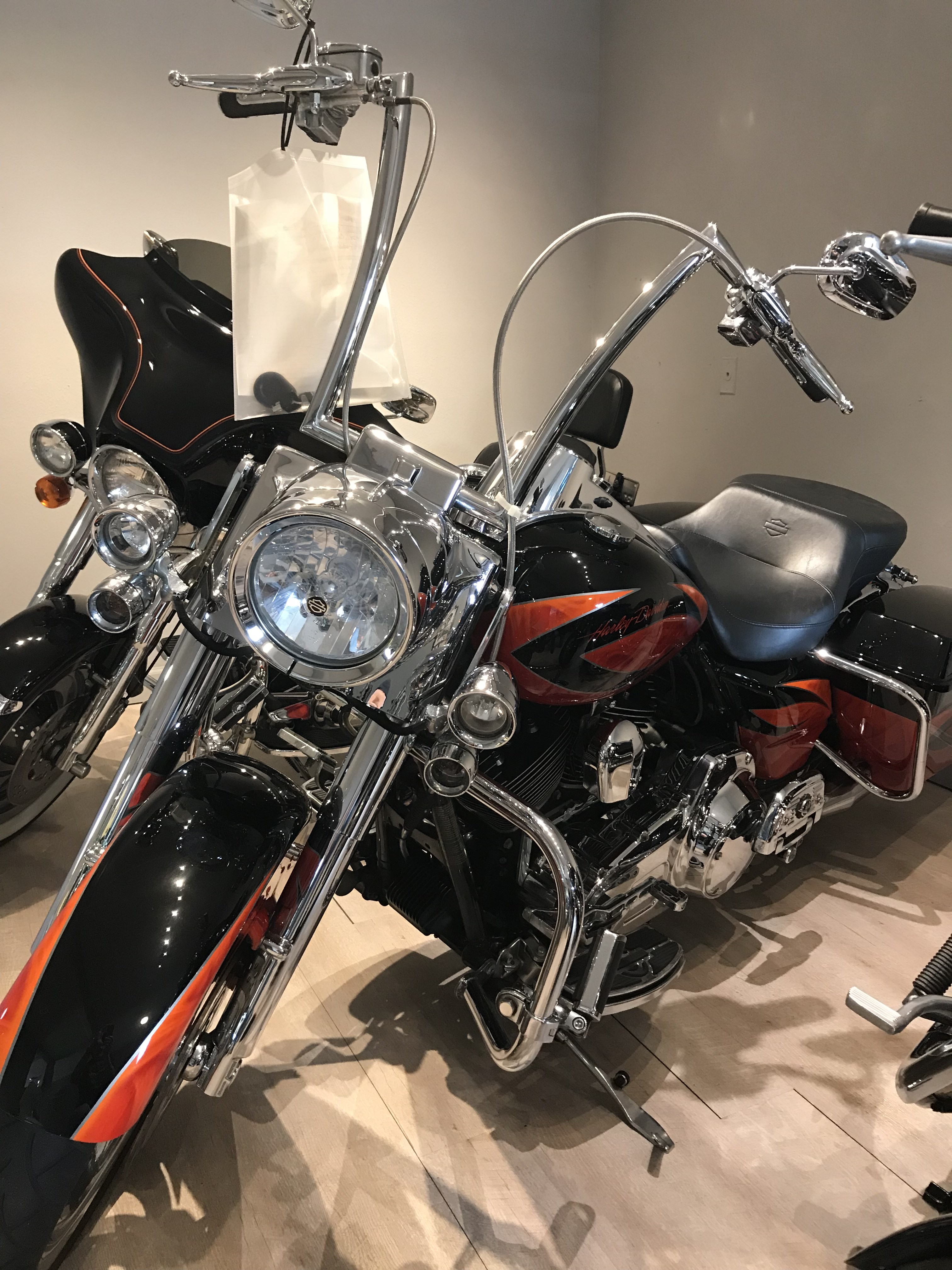 2010 Harley-Davidson® FLHR Road King® (Orange/Black), Bradenton
