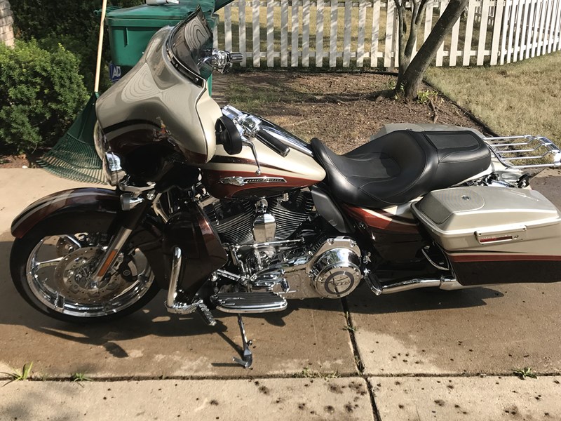 2011 Harley-Davidson® FLHXSE2 CVO™ Street Glide® for Sale in