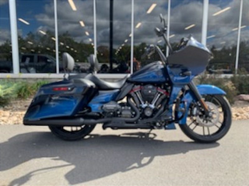 2019 HarleyDavidson® FLTRXSE CVO™ Road Glide® (MAKO SHARK FADE), Duncansville, Pennsylvania