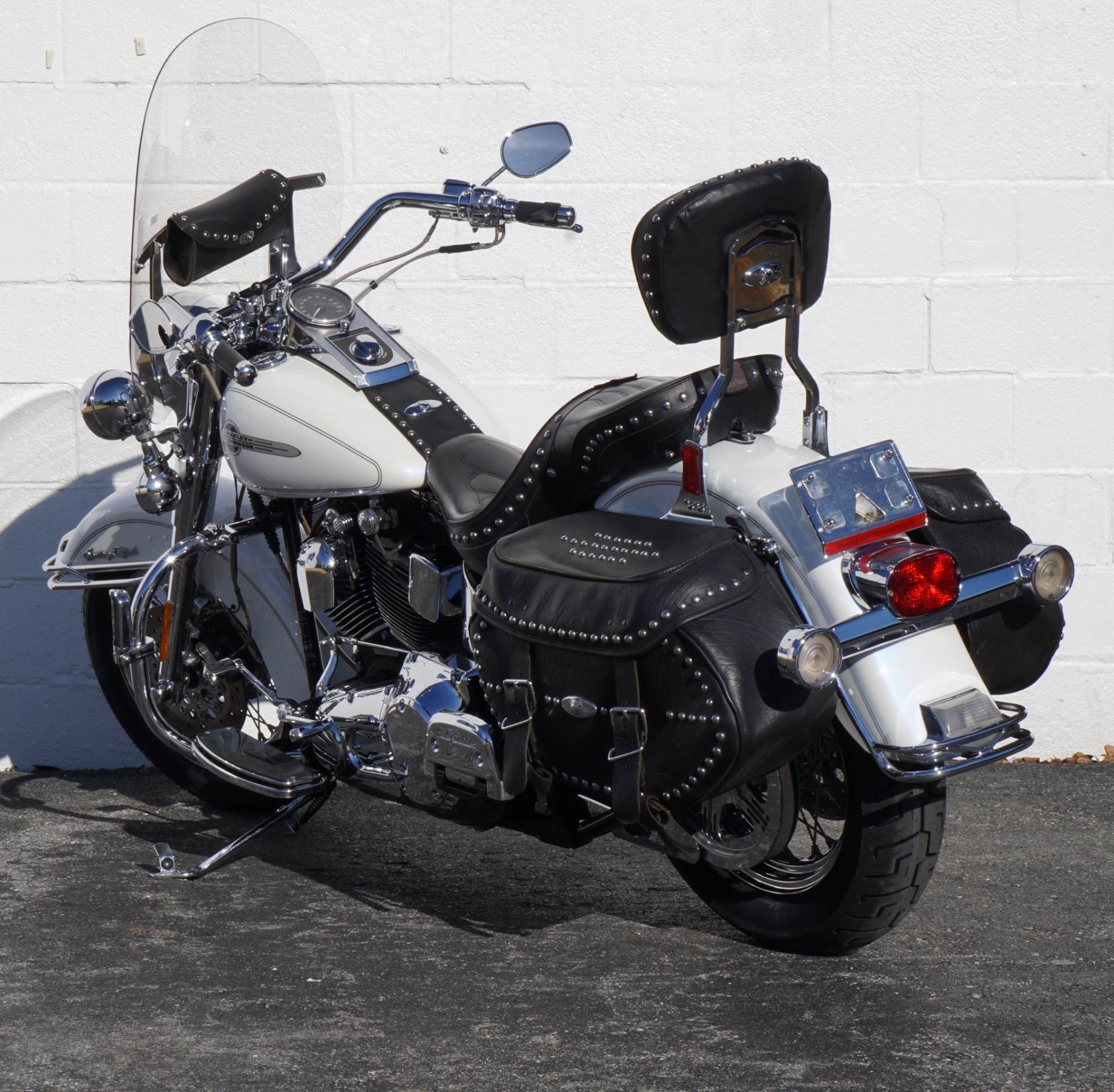 glacier white pearl harley