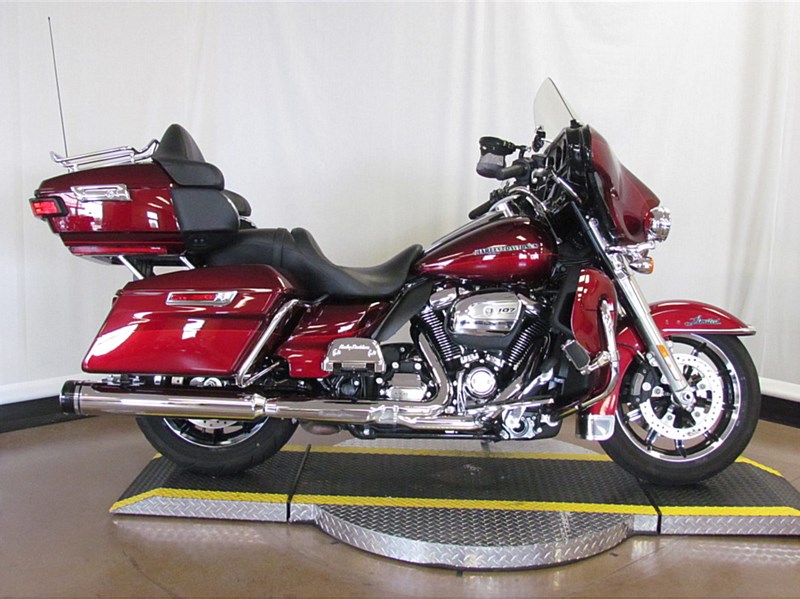 2017 HarleyDavidson® FLHTK Electra Glide® Ultra® Limited (TwoTone