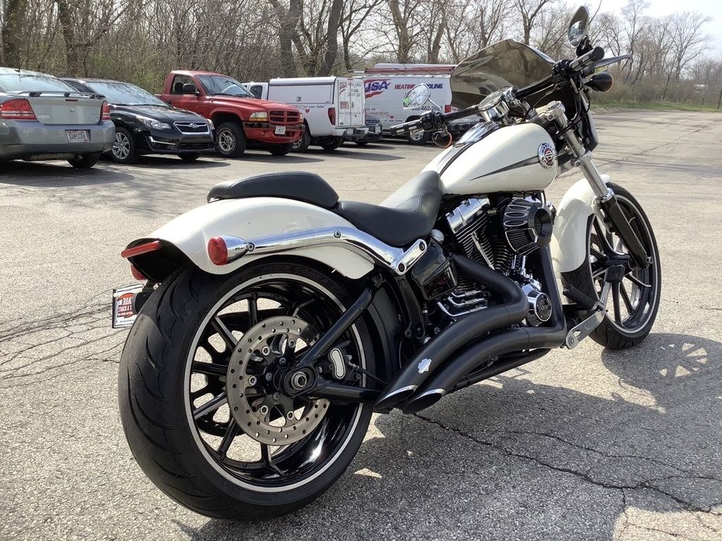 2014 HarleyDavidson® FXSB Softail® Breakout™ (White), Big Bend
