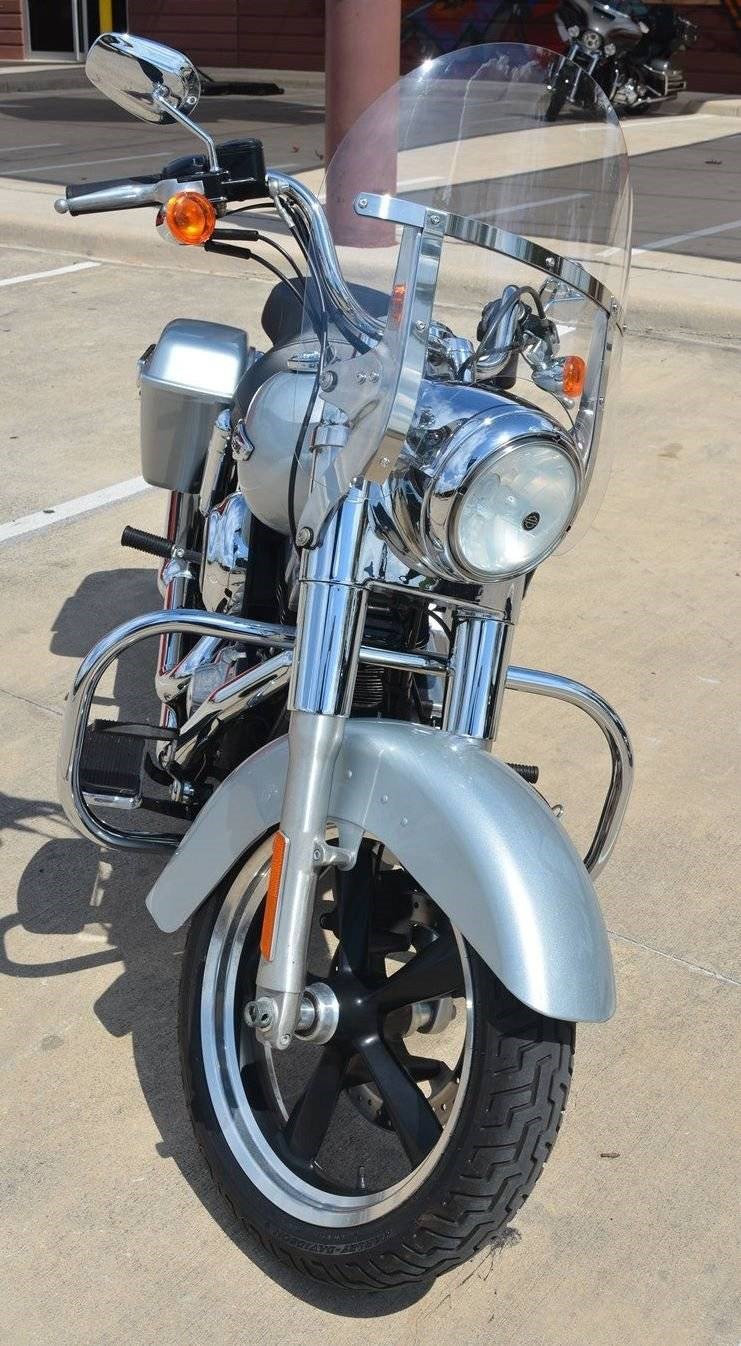 2012 Harley-Davidson® FLD Dyna® Switchback (Brilliant Silver Pearl