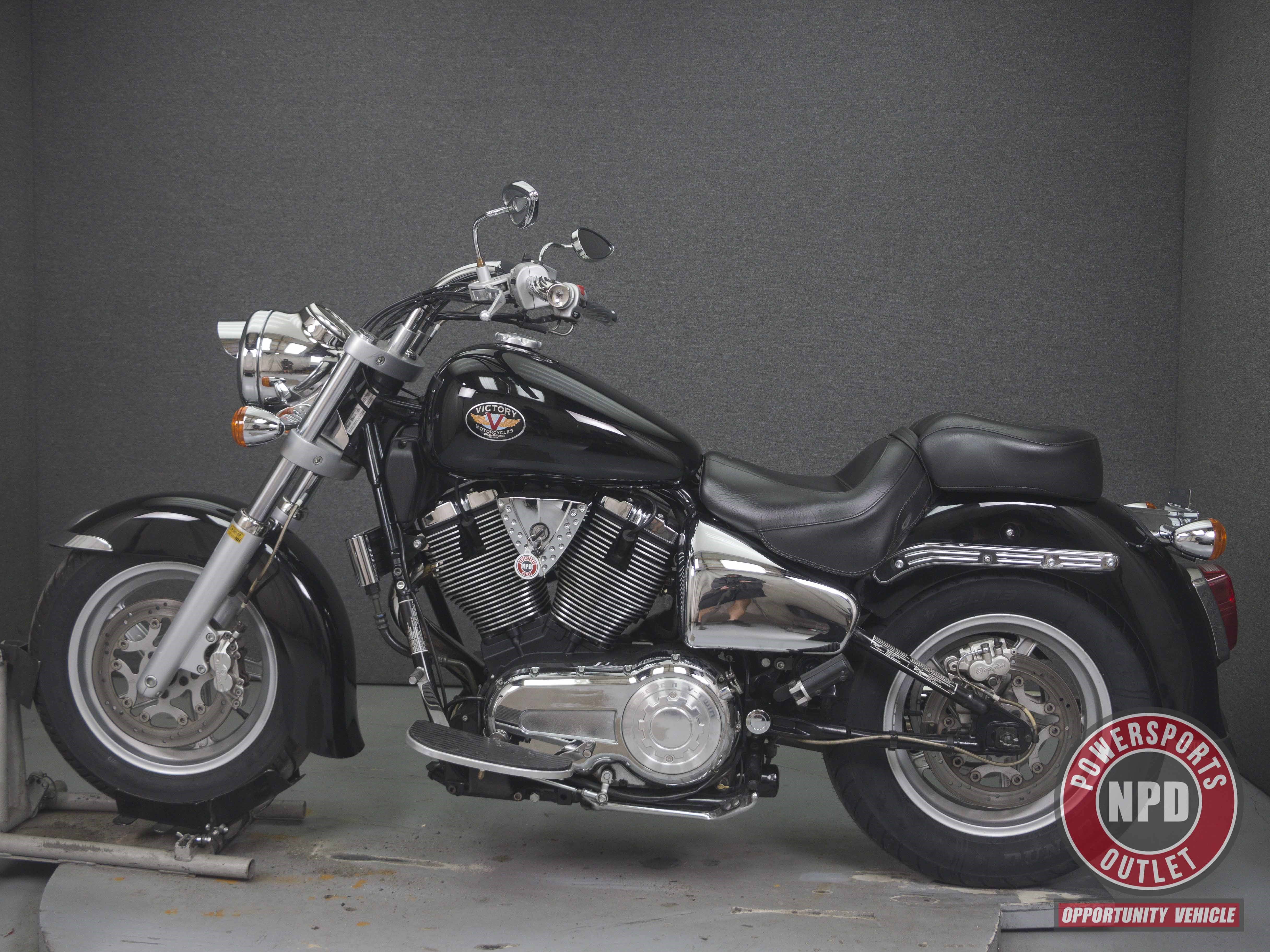 2003 Victory V92C Classic Cruiser (BLACK), Pembroke, New Hampshire