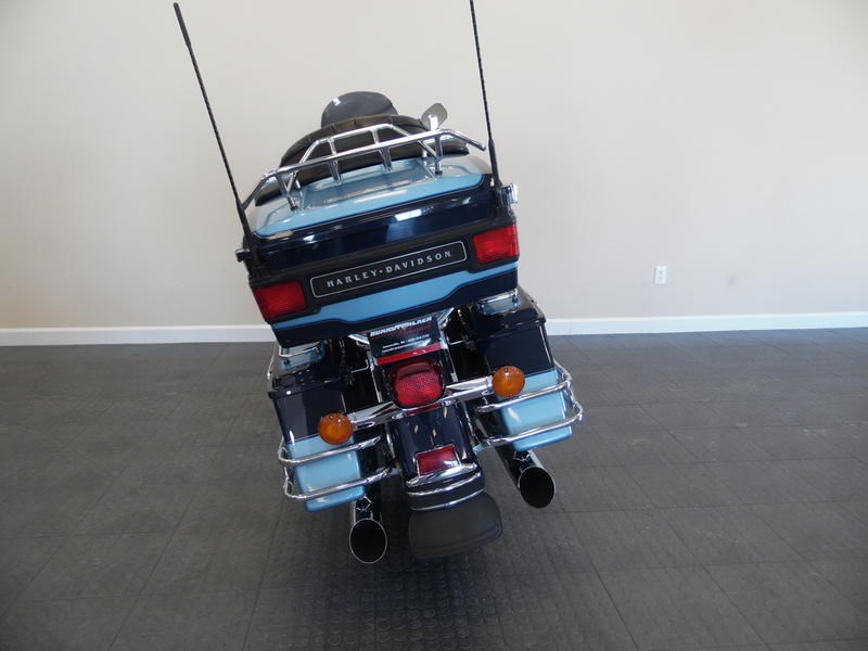 2000 HarleyDavidson® FLHTCU/I Electra Glide® Ultra Classic® (2 Tone