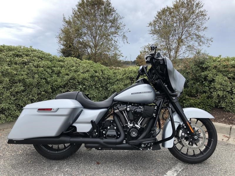 2019 HarleyDavidson® FLHXS Street Glide® Special (BARRACUDA SILVER