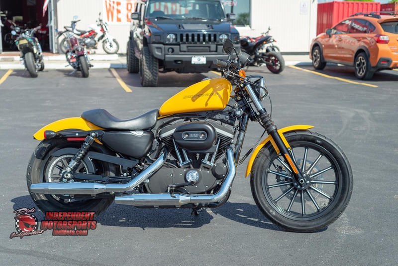 2011 HarleyDavidson® XL883N Sportster® Iron 883™ (Yellow), Columbus