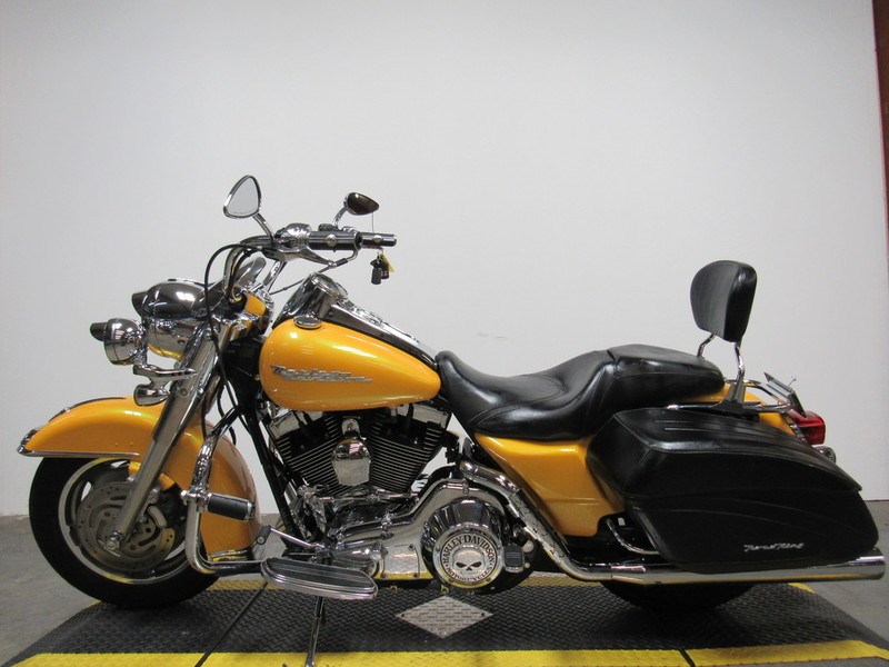 2005 HarleyDavidson® FLHRS/I Road King® Custom (Yellow), Sandusky