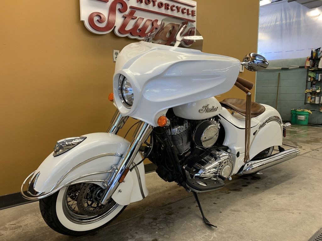 2016 Indian® Motorcycle Chief® Classic (PEARL WHITE), Sturgis, South
