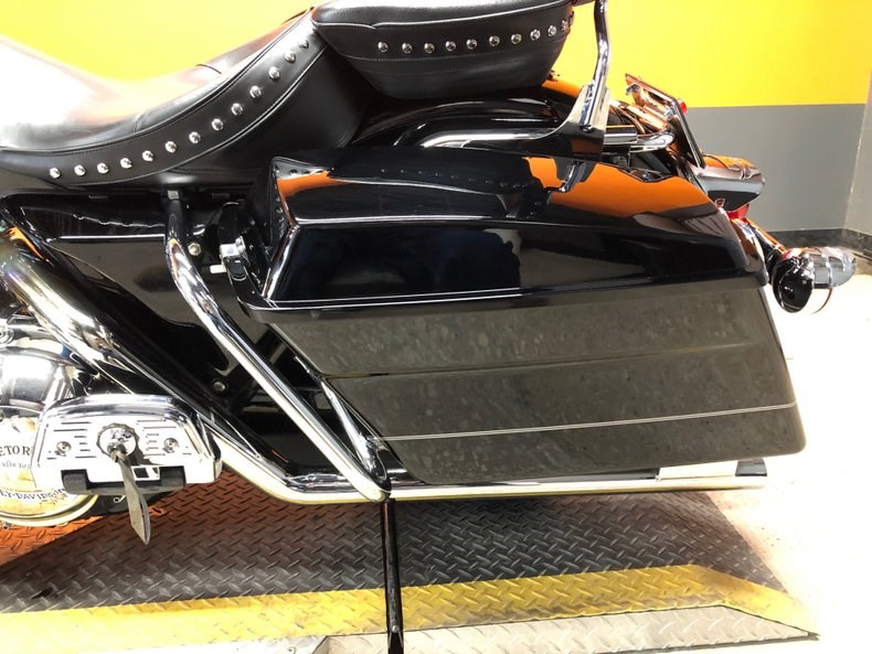 1989 Harley-Davidson® FLH Electra Glide® Standard (VIVID BLACK