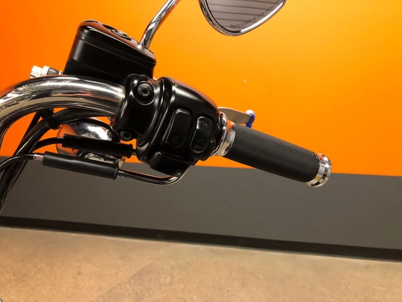 2004 Harley-Davidson® FXDWG/I Dyna Wide Glide® (Black Amethyst Pearl