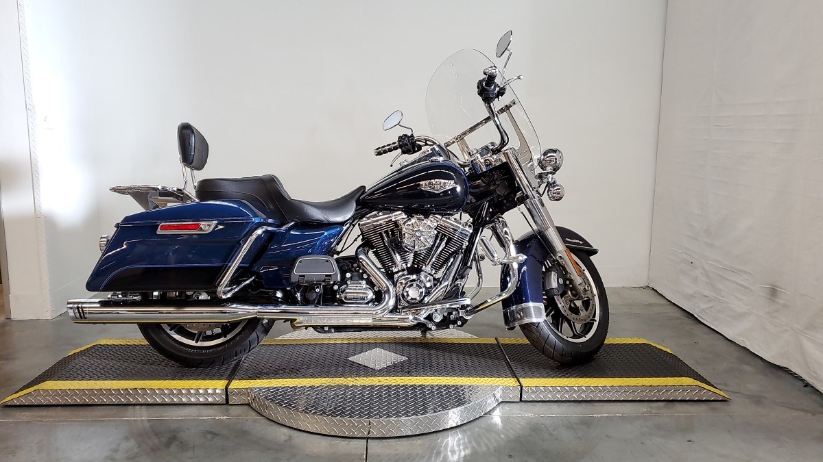 big blue pearl harley davidson