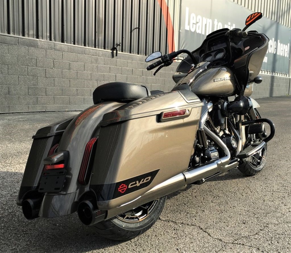 2021 HarleyDavidson® FLTRXSE CVO™ Road Glide® (BRONZE ARMOR W