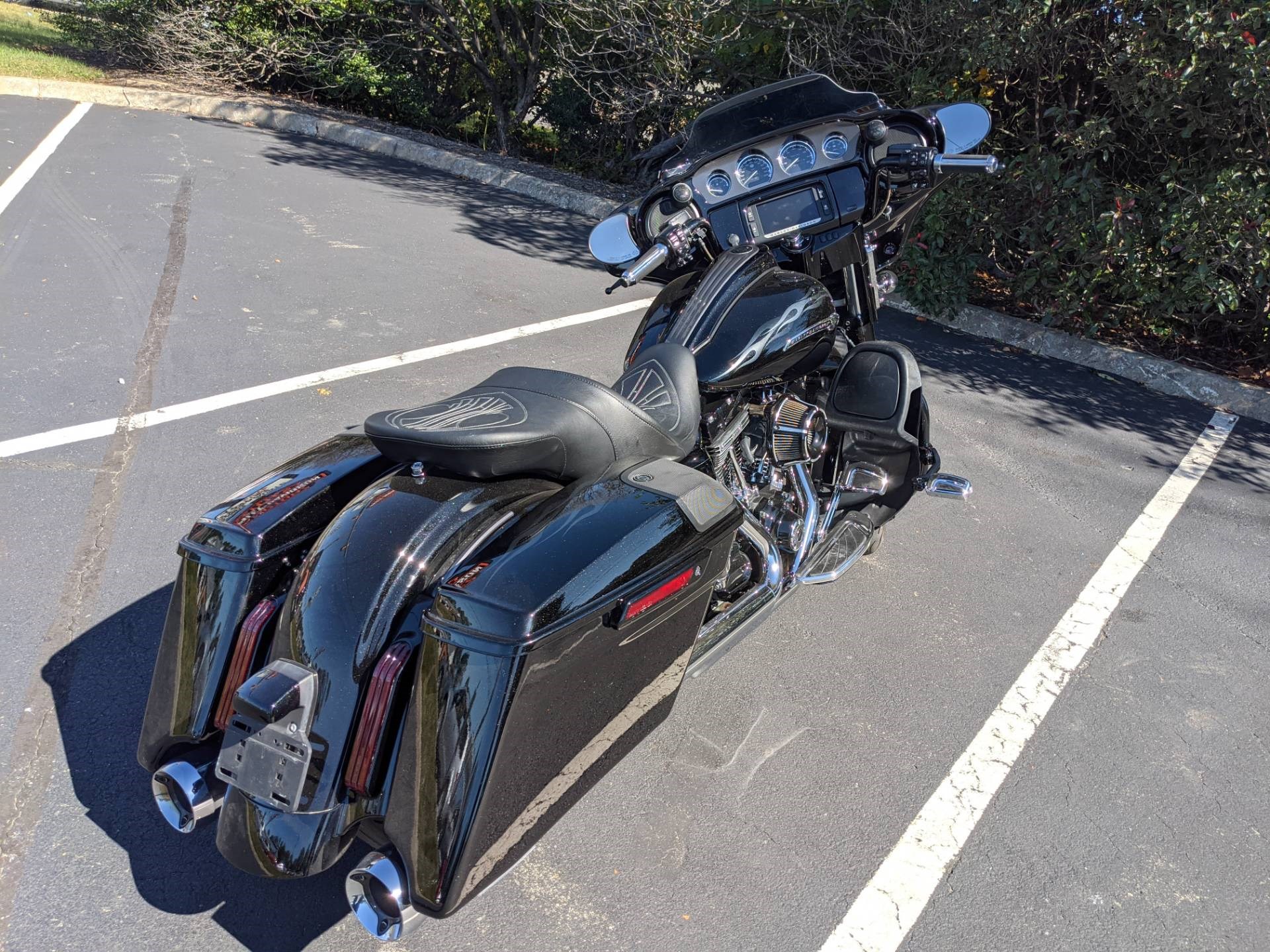 2016 HarleyDavidson® FLHXSE CVO™ Street Glide® (Carbon Crystal with