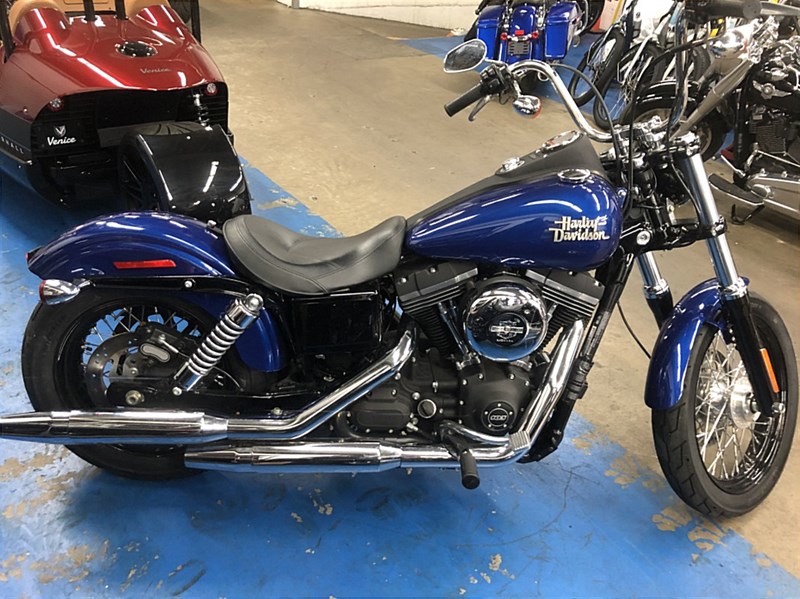 2015 HarleyDavidson® FXDB Dyna® Street Bob® (Superior Blue), Bellmore