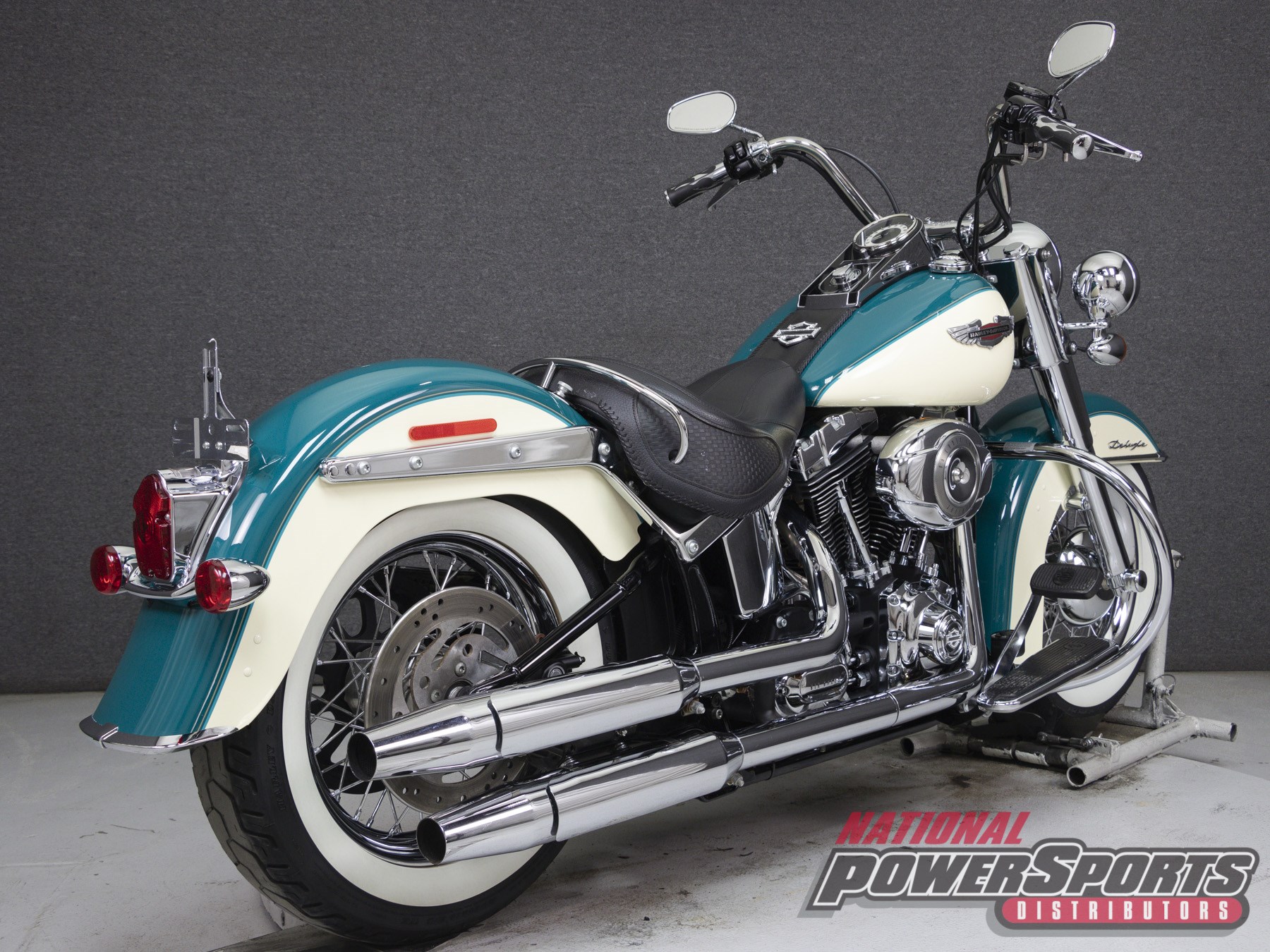 2009 HarleyDavidson® FLSTN Softail® Deluxe (DEEP TURQUOISE/ANTIQUE