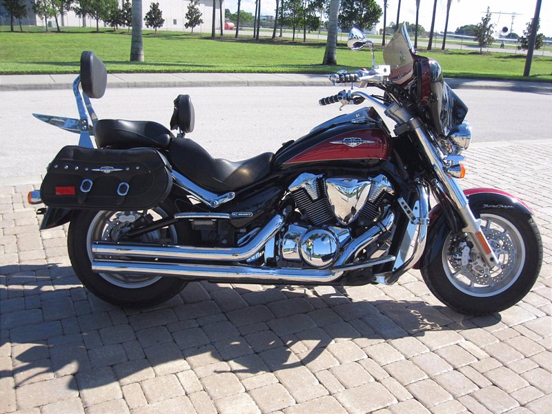 Suzuki boulevard c109r