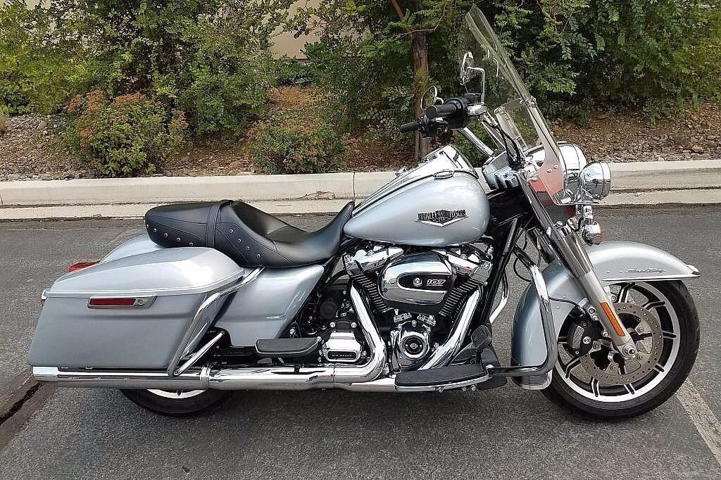 2019 HarleyDavidson® FLHR Road King® (BARRACUDA SILVER), Reno, Nevada