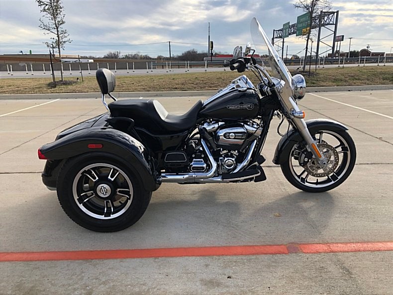 2019 HarleyDavidson® FLRT Freewheeler® (Vivid Black), Bedford, Texas