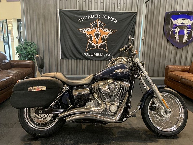 2009 HarleyDavidson® FXDC Dyna® Super Glide® Custom (Big Blue Pearl