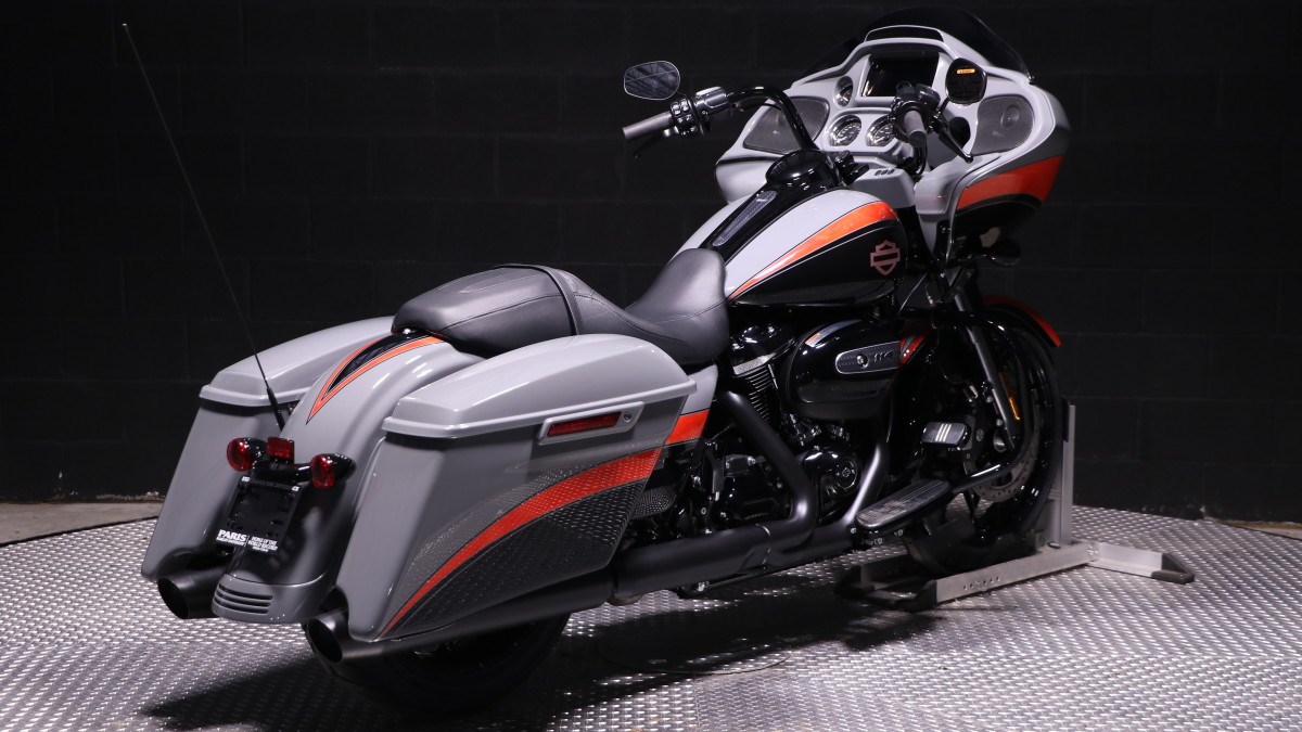 2020 HarleyDavidson® FLTRXS Road Glide® Special (Gunship Gray), PARIS