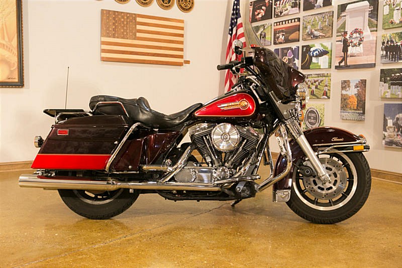 1992 HarleyDavidson® FLHTC Electra Glide® Classic (TWO TONE RED), Woodstock, Illinois (925289