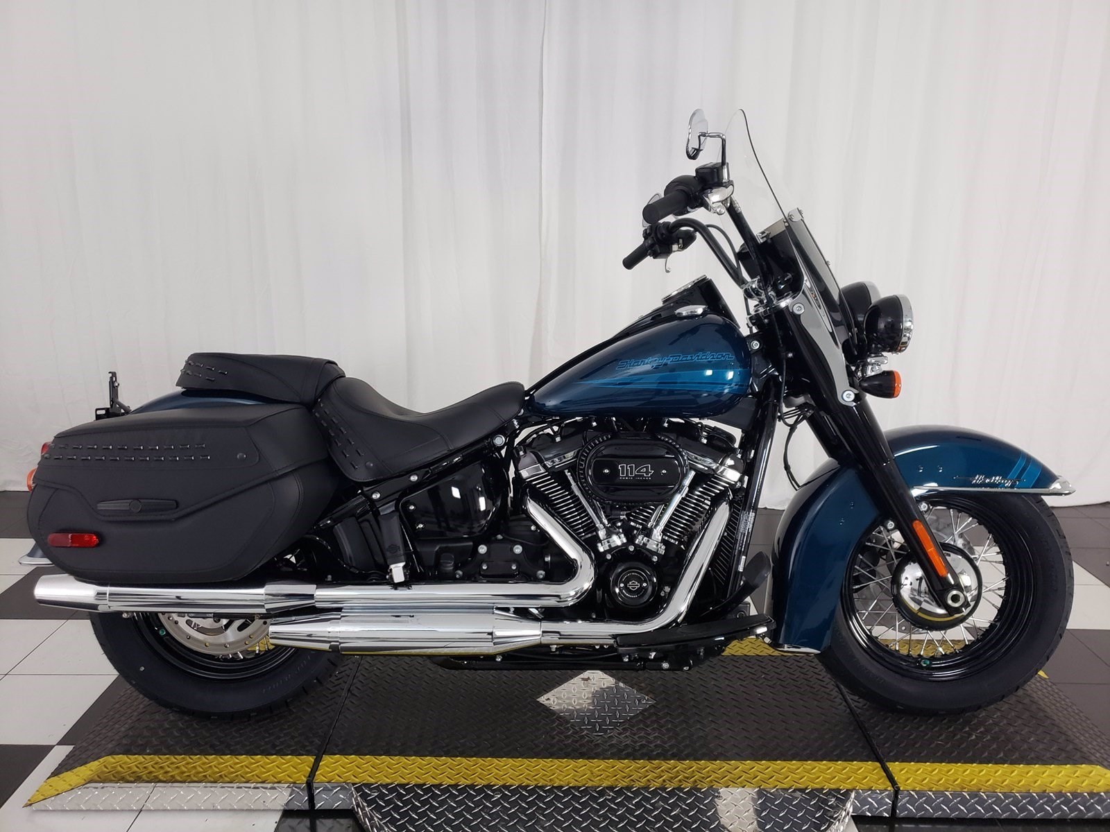 2020 HarleyDavidson® FLHCS Softail® Heritage Classic 114 (Tahitian