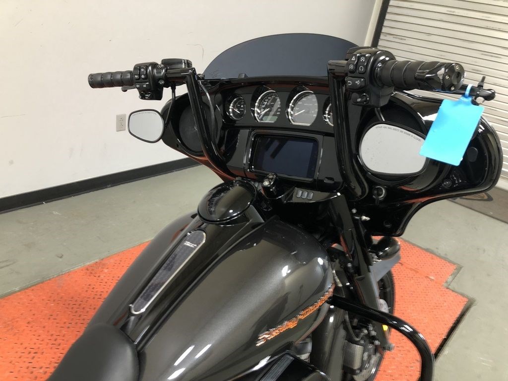 2019 Street Glide Special Silver Flux/black Fuse For Sale 2019 Harley-Davidson® FLHXS Street Glide® Special (Silver Flux / Black