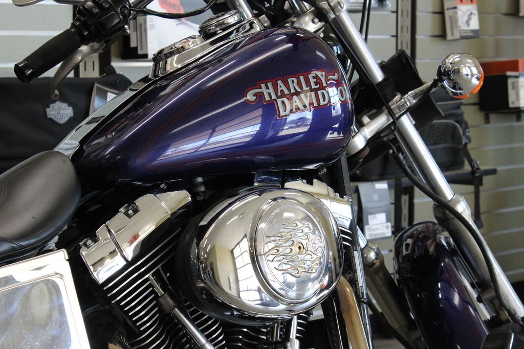 1999 HarleyDavidson® FXD Dyna® Super Glide® (COBALT BLUE), Des Moines