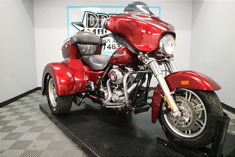 2010 HarleyDavidson® FLHXXX Street Glide® Trike (RED HOT SUNGLO), San