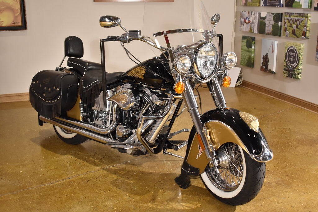 2001 Indian® Motorcycle Centennial Chief (BLACK/GOLD), Woodstock
