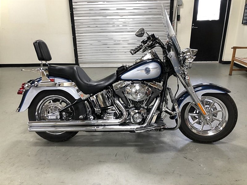2001 HarleyDavidson® FLSTF/I Fat Boy® (Luxury Blue Pearl / Diamond Ice