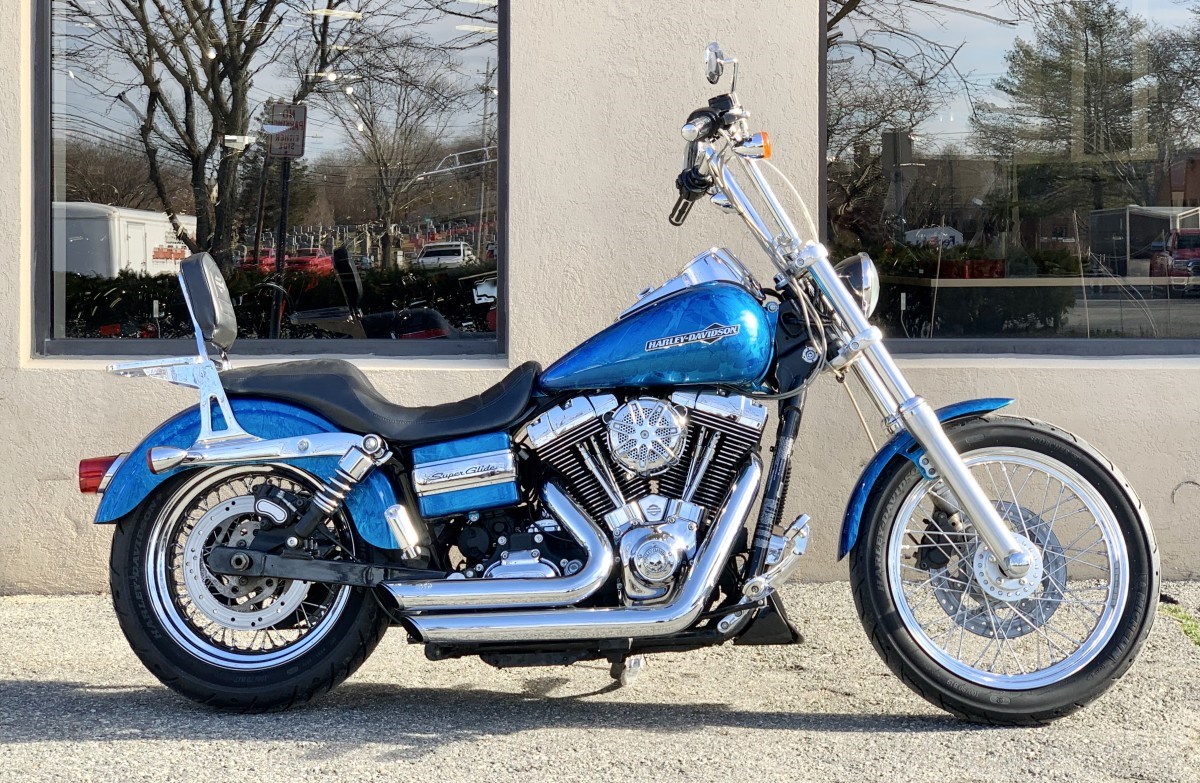 2012 HarleyDavidson® FXDC Dyna® Super Glide Custom (Custom Blue