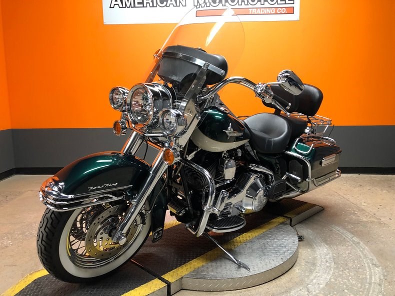 2000 HarleyDavidson® FLHR/I Road King® (Custom Paint Green and White), Bedford, Texas (989604