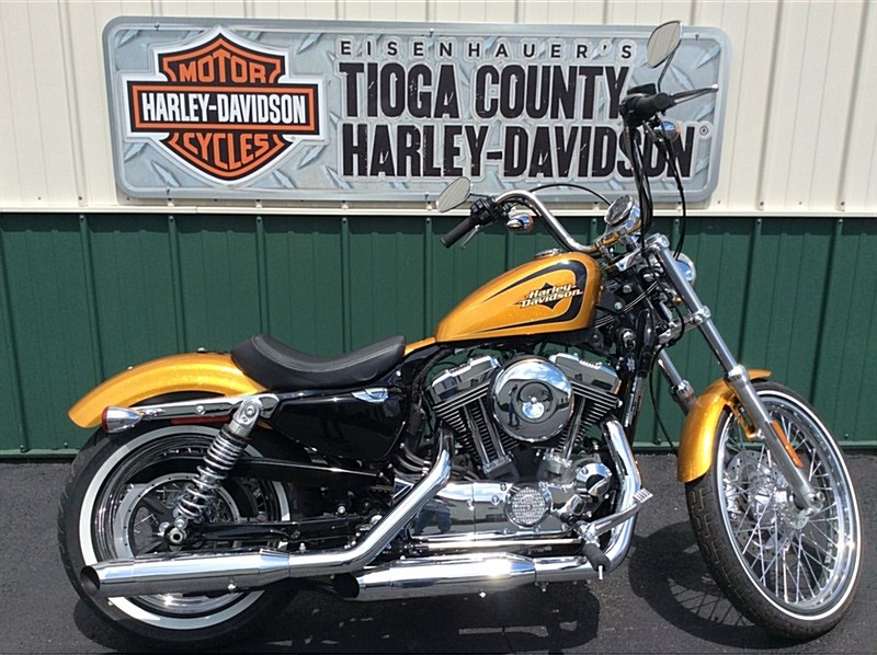 2016 HarleyDavidson® XL1200V Sportster® SeventyTwo® (Hard Candy Gold
